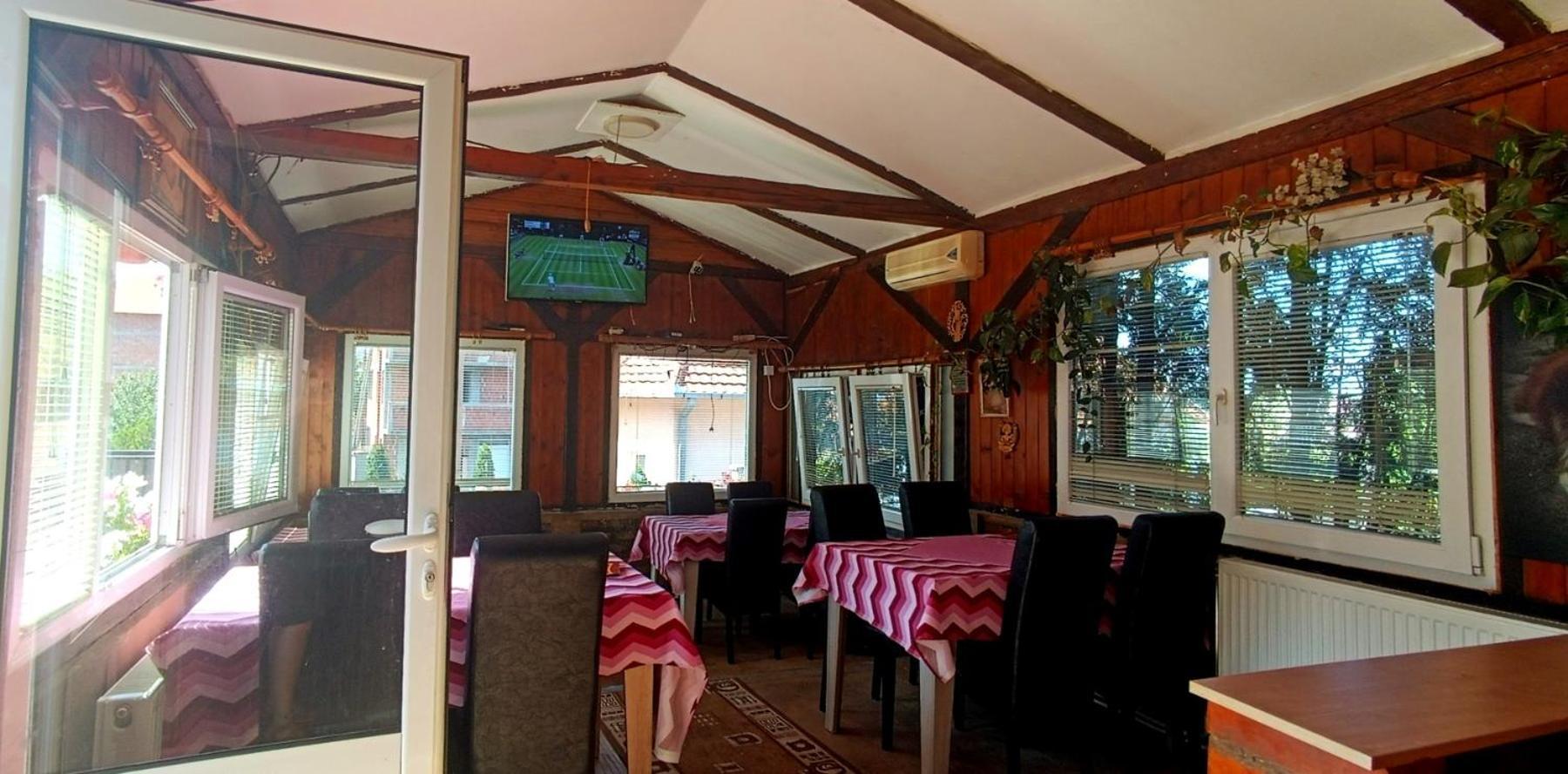 Guest house Mirijevski Konak Belgrado Buitenkant foto