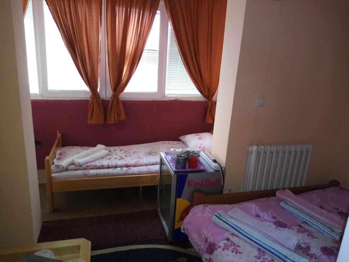 Guest house Mirijevski Konak Belgrado Buitenkant foto