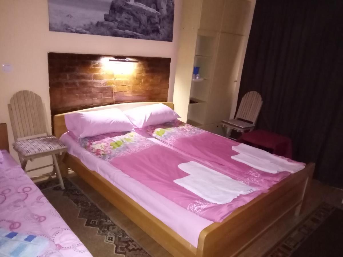 Guest house Mirijevski Konak Belgrado Buitenkant foto